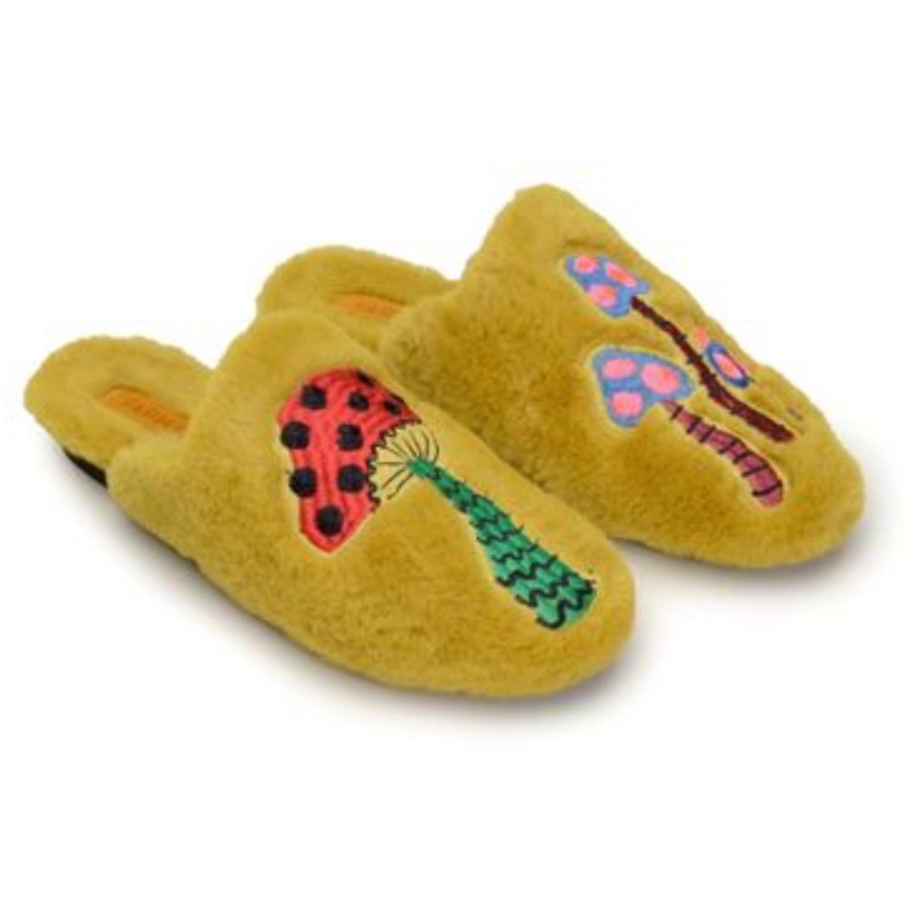 <<Fuzzy•Clogs>>
